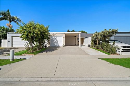 2606 N Jacaranda St, Santa Ana, CA, 92705-6944 | Card Image