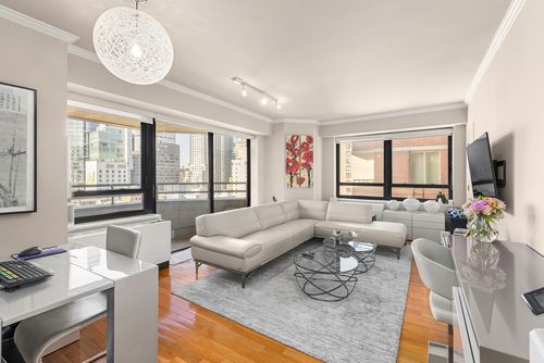 28a-240 E 47th St, New York, NY, 10017-2138 | Card Image