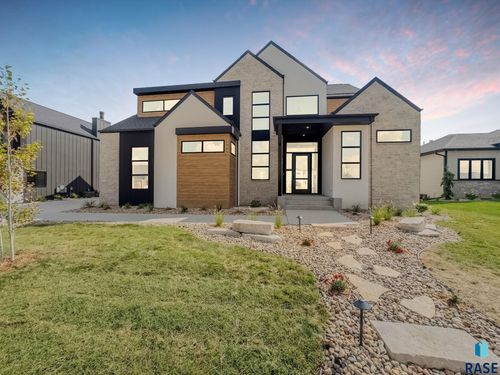 1715 Ethan St Street, Harrisburg, SD, 57032 | Card Image