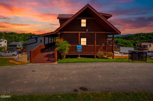 1571 Rainbow Ridge Rd, Sevierville, TN, 37862-3048 | Card Image