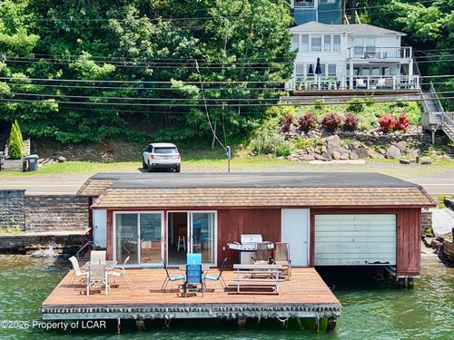 11 Lakeside Dr, Harveys Lake, PA, 18618-3273 | Card Image