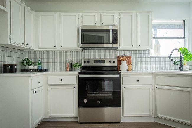 106 N Mockingbird Cir, House other with 3 bedrooms, 2 bathrooms and 2 parking in Cedar Creek TX | Image 7