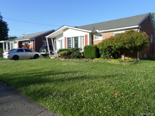 8386 Colonial St, Dearborn Heights, MI, 48127-1303 | Card Image