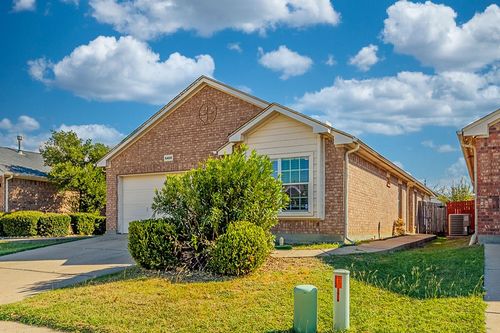 6408 Claire Dr, Fort Worth, TX, 76131-1316 | Card Image