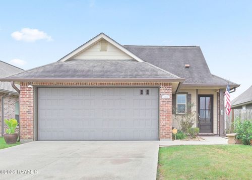 402 Highland View Dr, Youngsville, LA, 70592-6073 | Card Image