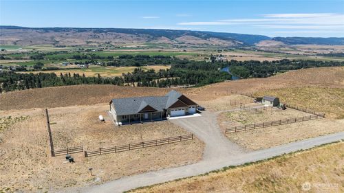 1561 Bitterbrush Dr, Ellensburg, WA, 98926 | Card Image