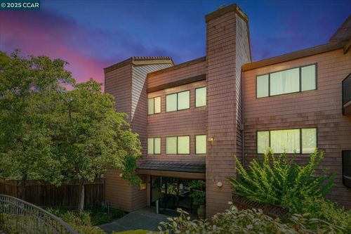 323-25676 University Ct, Hayward, CA, 94542-1128 | Card Image