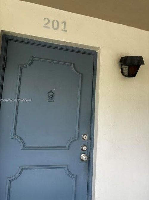 201-7831 Colony Cir N, Tamarac, FL, 33321-8313 | Card Image