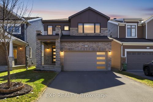 652 Continental Ave, Ottawa, ON, K2V0R1 | Card Image