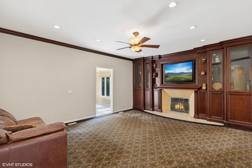 2033 Olive Hill Dr, Buffalo Grove, IL, 60089-4644 | Card Image