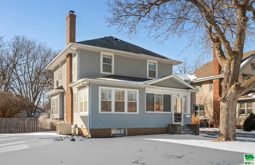 225 S University, Vermillion, SD, 57069 | Card Image