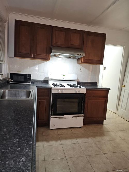 36 Prospect St, Middletown, NY, 10940-4819 | Card Image