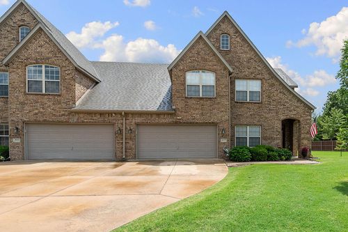 4017 N Meadow View Dr, Fayetteville, AR, 72703-5032 | Card Image