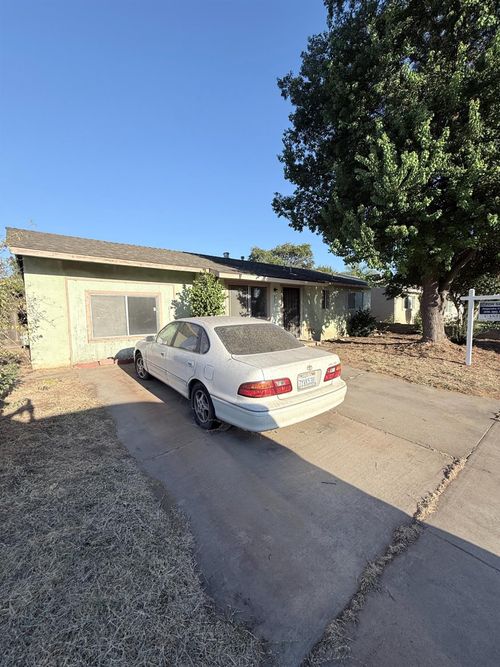 621 Funston Way, Modesto, CA, 95357-0259 | Card Image
