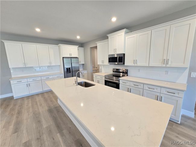 42-INCH CABINETS WITH SOFT CLOSE DOORS | Image 4