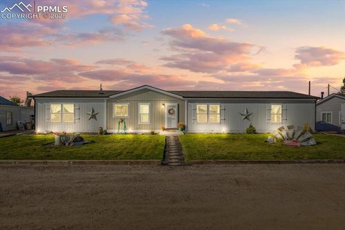 329 4th Ave, Deer Trail, CO, 80105-8013 | Card Image