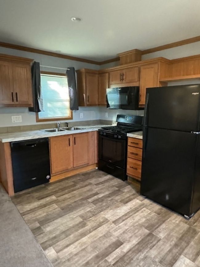 64 Baron Ave, Home with 1 bedrooms, 1 bathrooms and 2 parking in Pontiac IL | Image 10