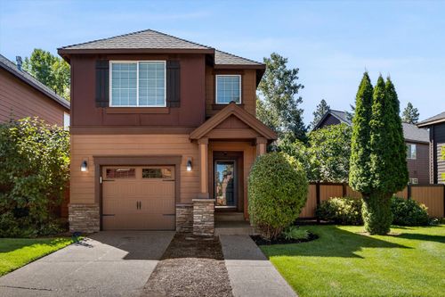 20261 Ellie Ln, Bend, OR, 97703-7107 | Card Image