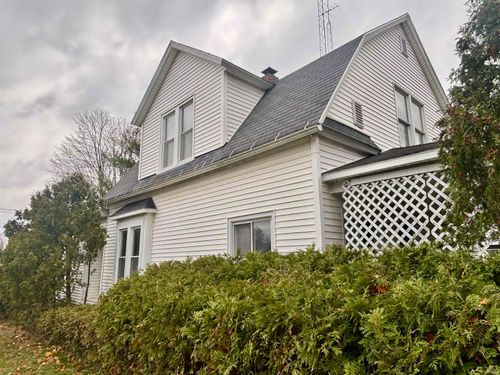 200 E Berry St, Middlebury, IN, 46540-2202 | Card Image