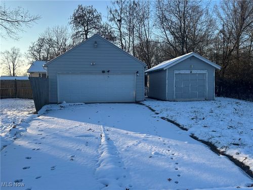 2025 Scott Ct, Elyria, OH, 44035-8035 | Card Image