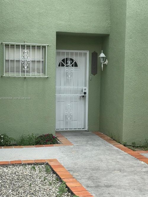10218-11173 Nw 7th St, Miami, FL, 33172-3696 | Card Image