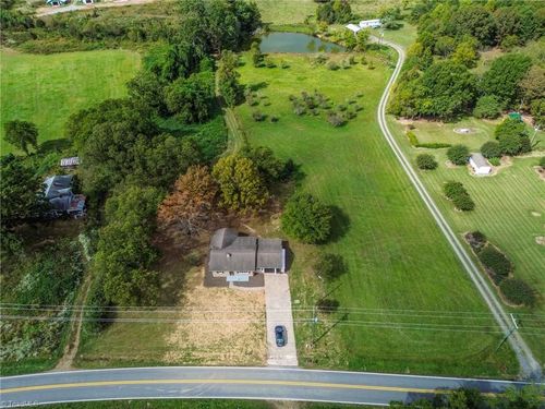 2845 Courtney Huntsville Rd, Yadkinville, NC, 27055-6620 | Card Image