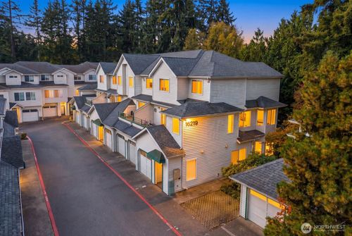 c-201-16219 Northup Way, Bellevue, WA, 98008-2534 | Card Image