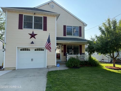 27 Pacific Ave, North Middletown, NJ, 07748-5755 | Card Image