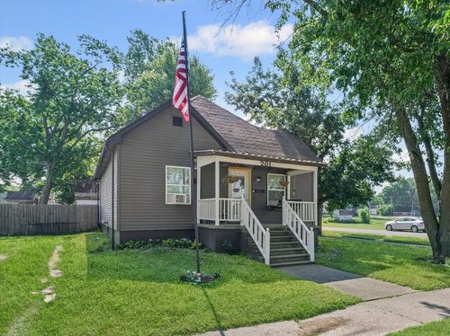 201 N Sycamore St, Villa Grove, IL, 61956-1539 | Card Image