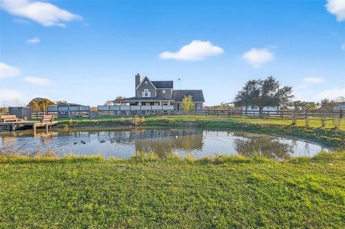 912 County Road 340, Angleton, TX, 77515-9582 | Card Image