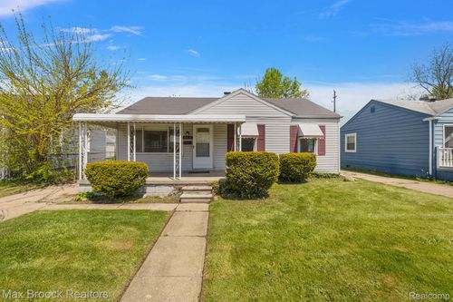 561 E Bennett Ave, Ferndale, MI, 48220-3523 | Card Image