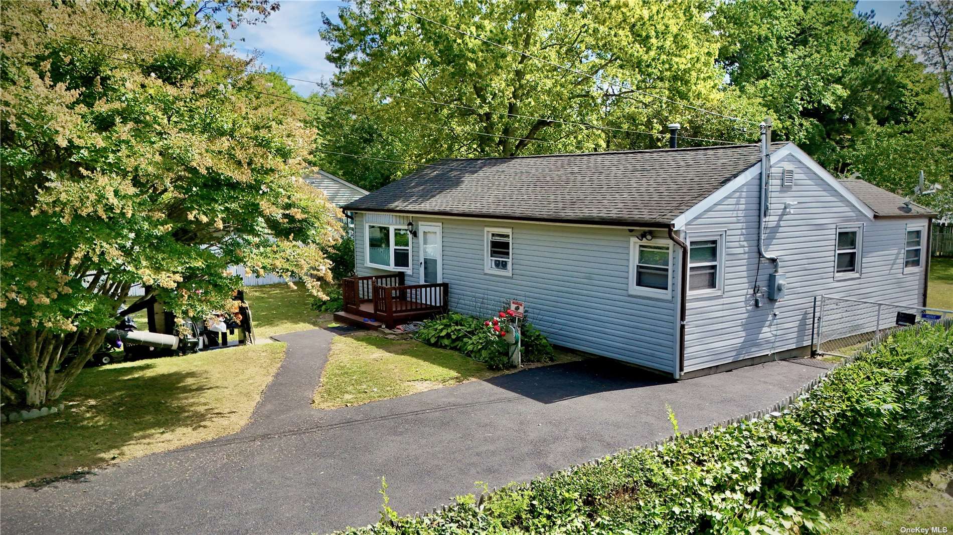 Merrill St, Brentwood, NY 11717