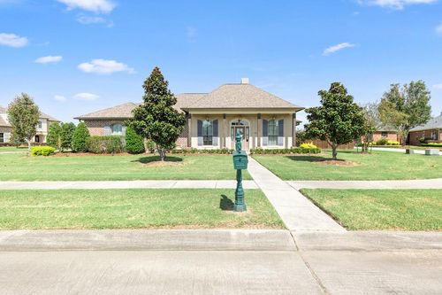 101 Lac Petit Ct, Luling, LA, 70070-4282 | Card Image