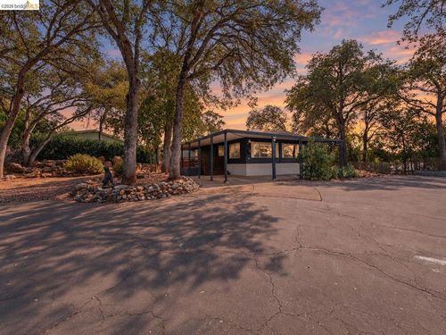 spc-83-8400 Old Melones Rd, Jamestown, CA, 95327-9407 | Card Image