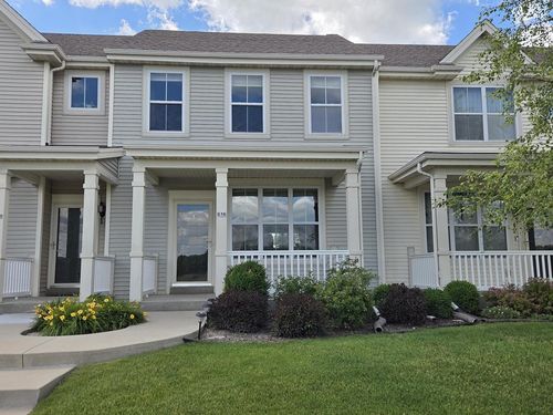 616 Hunter Oaks Boulevard, Watertown, WI, 53094 | Card Image
