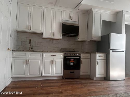 3a-7 Monmouth Rd, Oakhurst, NJ, 07755-1656 | Card Image