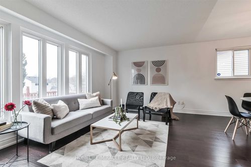 37 Banner Cres, Ajax, ON, L1S3S8 | Card Image