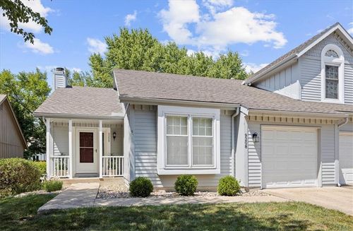 9208 121st Ter, Overland Park, KS, 66213-1545 | Card Image