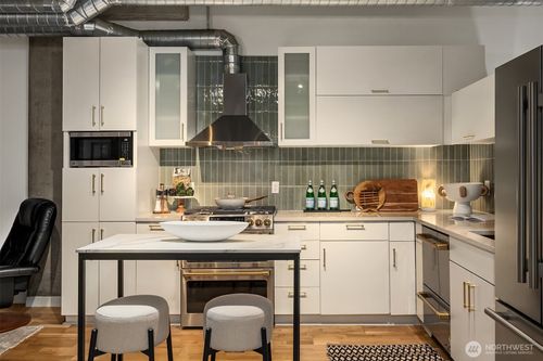 apt-416-2720 3rd Ave, Seattle, WA, 98121-1292 | Card Image