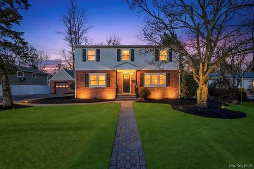 27 Landscape Dr, Wheatley Heights, NY, 11798-1403 | Card Image