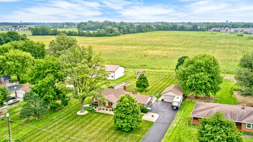333 N Windswept Rd, Greenfield, IN, 46140-7992 | Card Image