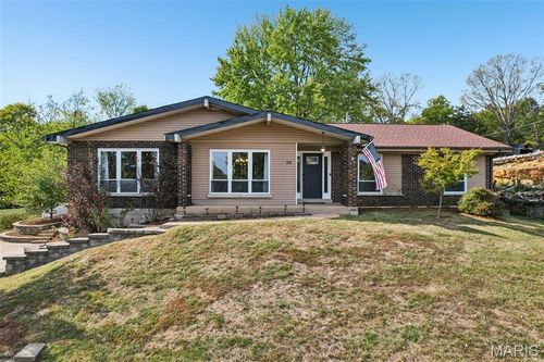 54 Sennawood Dr, Fenton, MO, 63026-3130 | Card Image