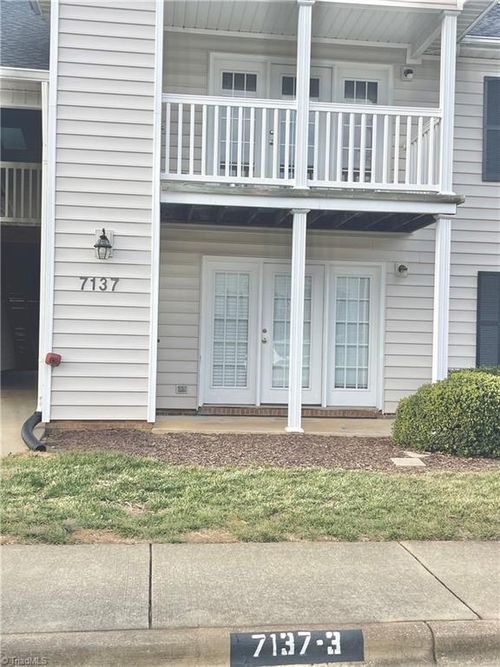 d-7137 W Friendly Avenue, Greensboro, NC, 27410 | Card Image