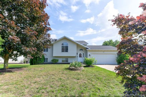 489 Sunmeadow Dr, Grand Rapids, MI, 49508-7714 | Card Image