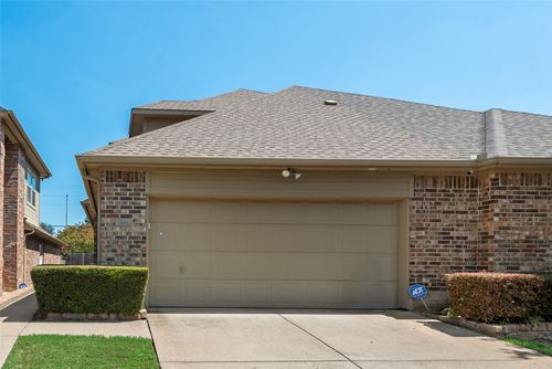 1230 Woodland Park Dr, Hurst, TX, 76053-3709 | Card Image