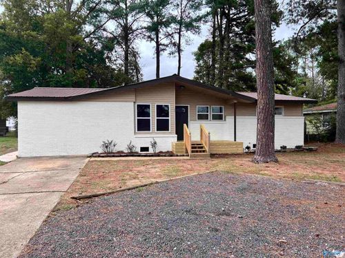 1006 Royal Dr Se, Decatur, AL, 35601-5054 | Card Image