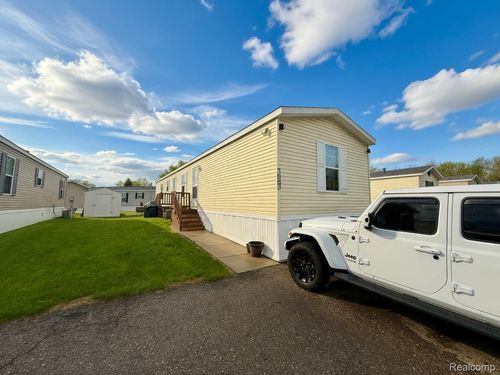 1567 Ocher St, Novi, MI, 48374-1113 | Card Image