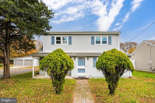 63 Illinois Ave, Waretown, NJ, 08758-2427 | Card Image