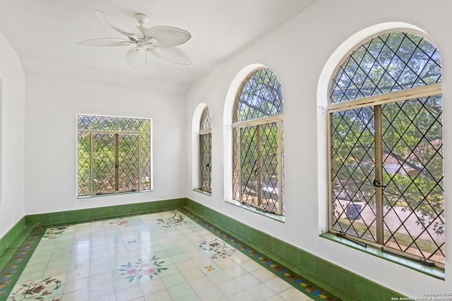 123 E Ridgewood Ct, Home with 2 bedrooms, 2 bathrooms and null parking in San Antonio TX | Image 8
