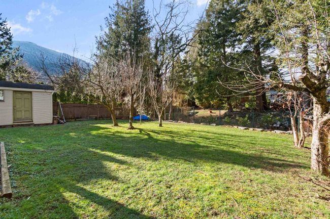 521 Driftwood Avenue, House other with 5 bedrooms, 3 bathrooms and 6 parking in Harrison Hot Springs BC | Image 37